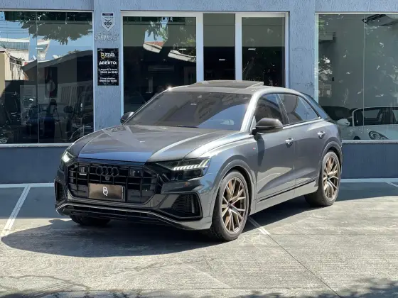 AUDI Q8 2022