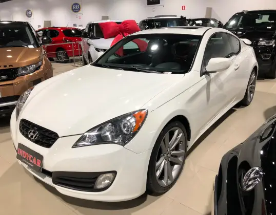 HYUNDAI GENESIS 2010