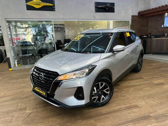 NISSAN KICKS 2022