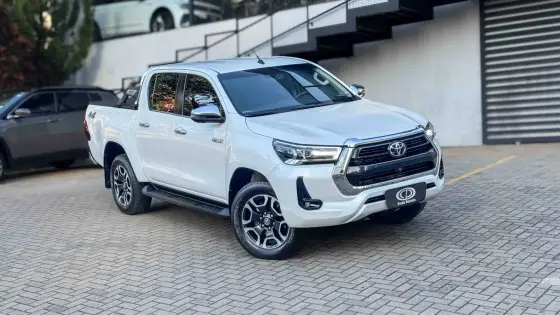 TOYOTA HILUX 2024