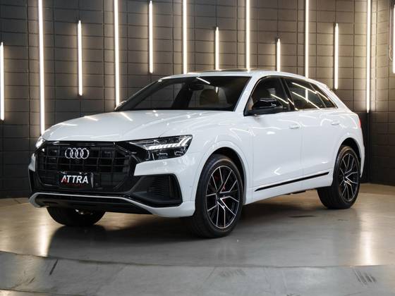 AUDI Q8 2020