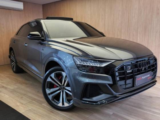 AUDI Q8 2023