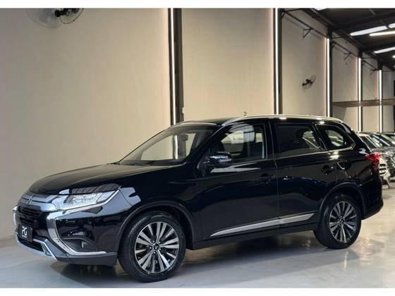 MITSUBISHI OUTLANDER 2020