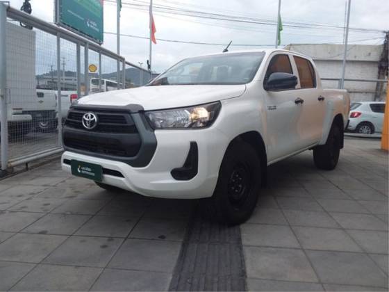TOYOTA HILUX 2022