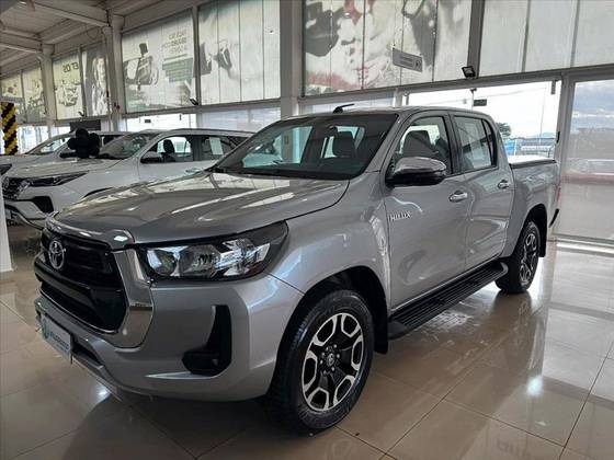 TOYOTA HILUX 2022