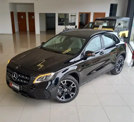 MERCEDES-BENZ GLA 200 2019
