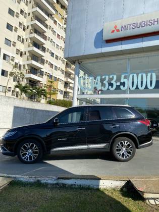 MITSUBISHI OUTLANDER 2018