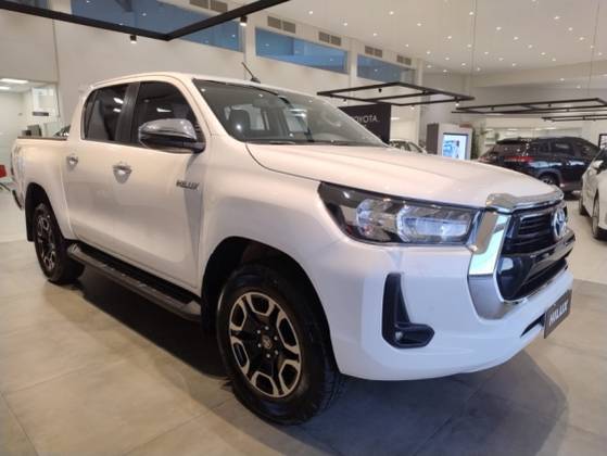 TOYOTA HILUX 2023