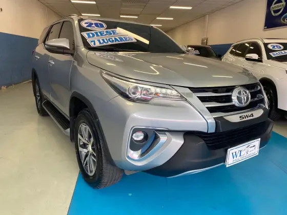 TOYOTA HILUX SW4 2020