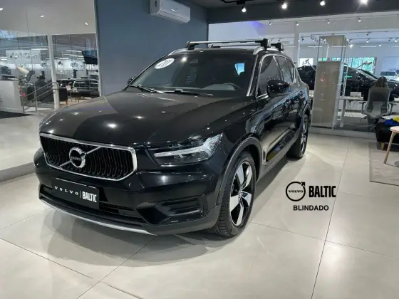 VOLVO XC40 2020