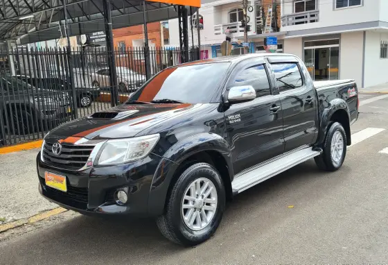 TOYOTA HILUX 2013