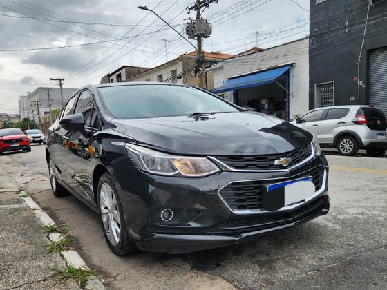CHEVROLET CRUZE 2018