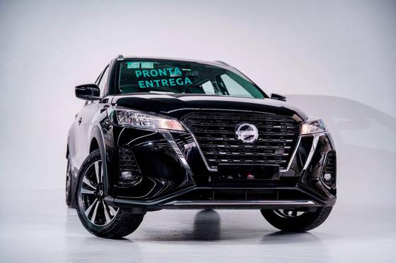 NISSAN KICKS PLAY 2025