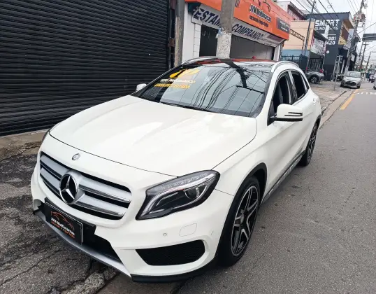 MERCEDES-BENZ GLA 250 2017