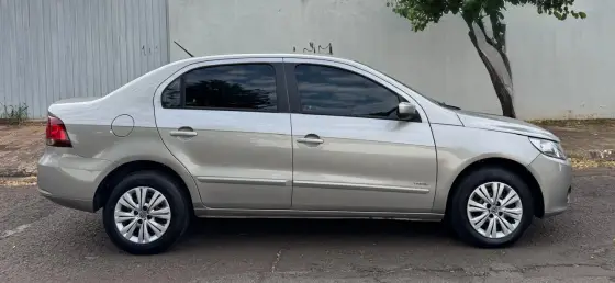 VOLKSWAGEN VOYAGE 2011