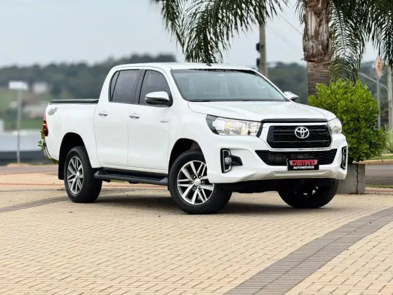 TOYOTA HILUX 2019