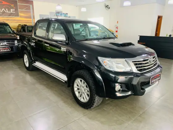 TOYOTA HILUX 2012