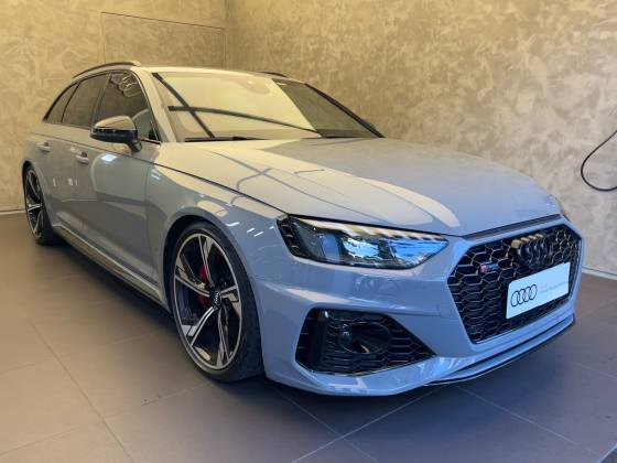 AUDI RS4 2021