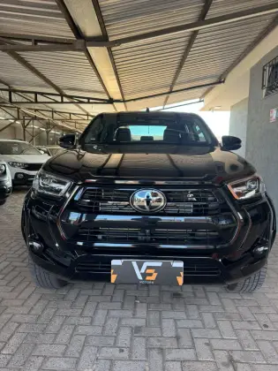 TOYOTA HILUX 2024