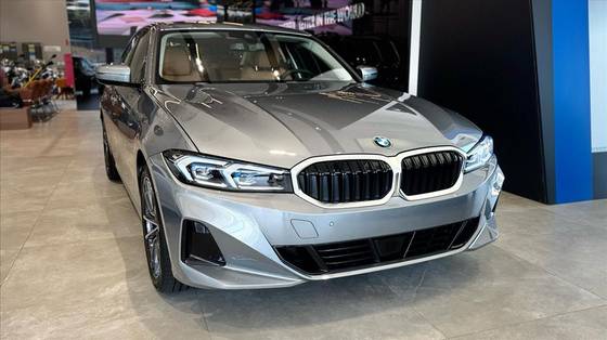 BMW 320i 2025