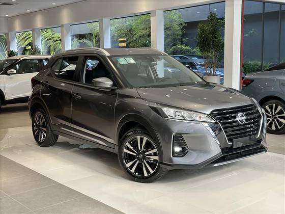 NISSAN KICKS PLAY 2025