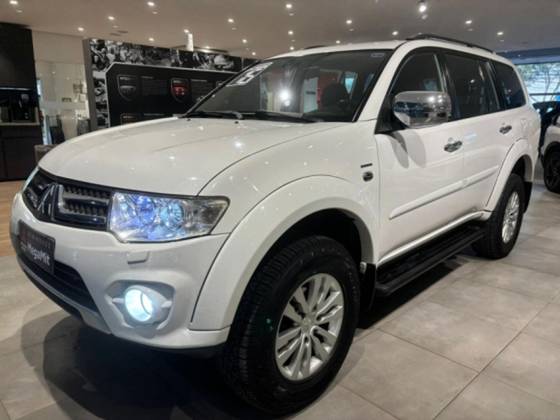 MITSUBISHI PAJERO 2016
