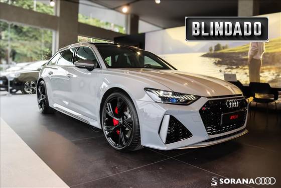 AUDI RS6 2025