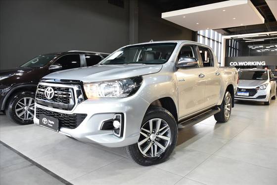 TOYOTA HILUX 2020