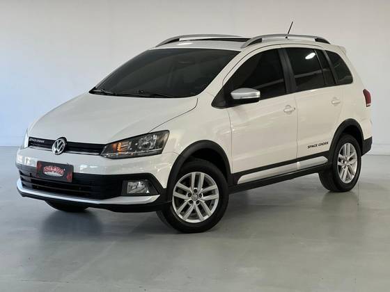VOLKSWAGEN SPACE CROSS 2016
