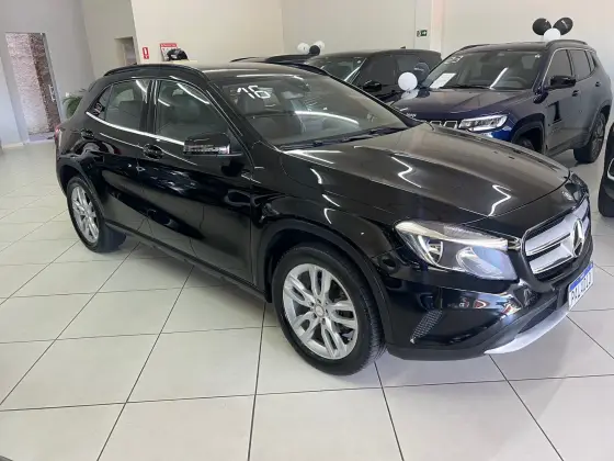 MERCEDES-BENZ GLA 200 2016
