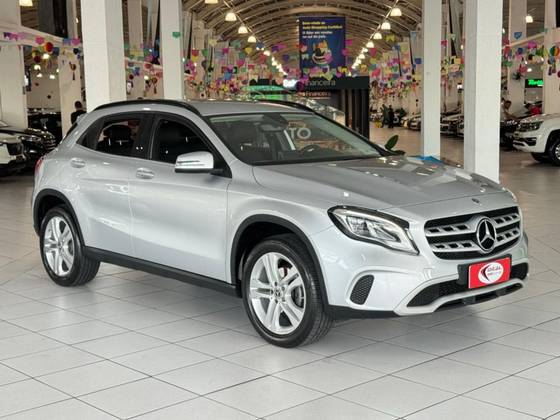 MERCEDES-BENZ GLA 200 2019