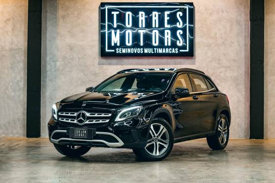 MERCEDES-BENZ GLA 200 2020