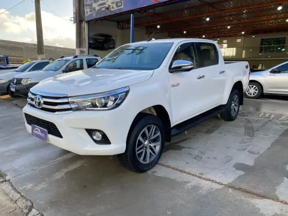 TOYOTA HILUX 2017