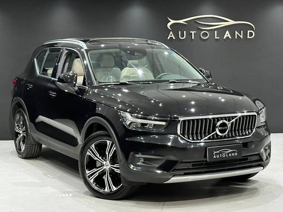 VOLVO XC40 2022