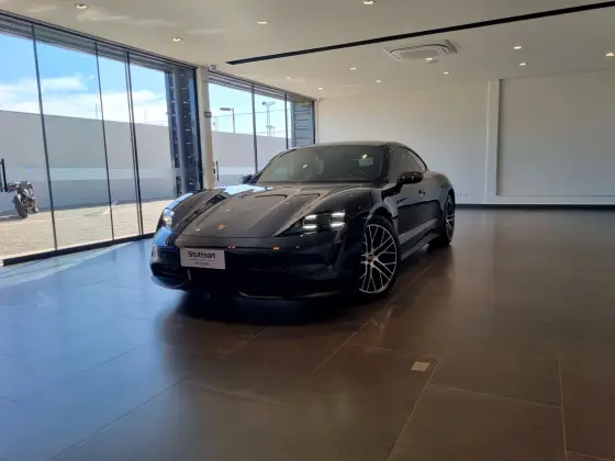 PORSCHE TAYCAN 2024