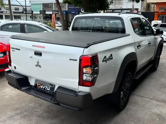 MITSUBISHI L200 TRITON 2025