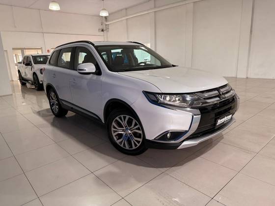 MITSUBISHI OUTLANDER 2016