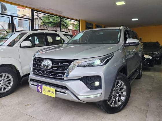 TOYOTA HILUX SW4 2022