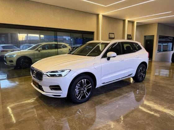 VOLVO XC60 2021