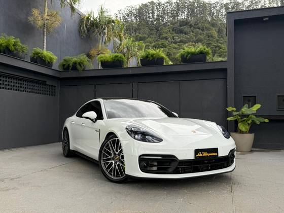 PORSCHE PANAMERA 2022
