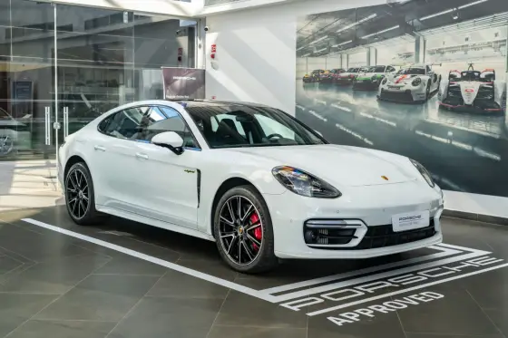 PORSCHE PANAMERA 2023