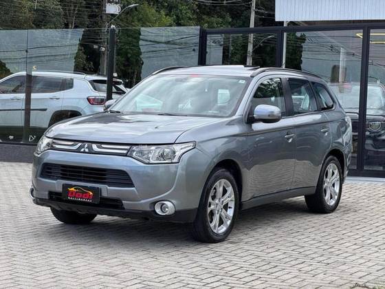 MITSUBISHI OUTLANDER 2015