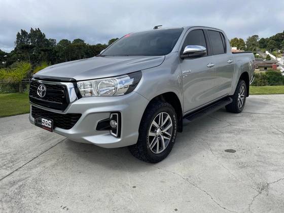 TOYOTA HILUX 2019