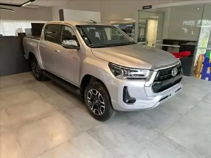 TOYOTA HILUX 2025