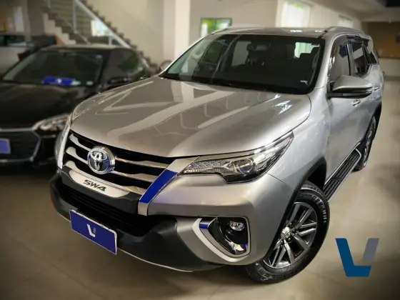 TOYOTA HILUX SW4 2019