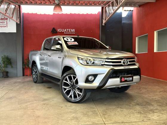 TOYOTA HILUX 2017