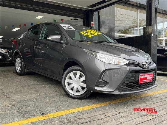 TOYOTA YARIS 2024