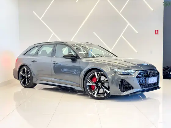 AUDI RS6 2021