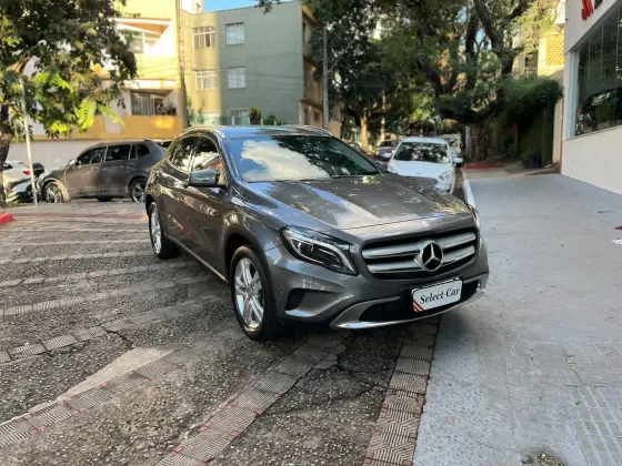 MERCEDES-BENZ GLA 200 2016