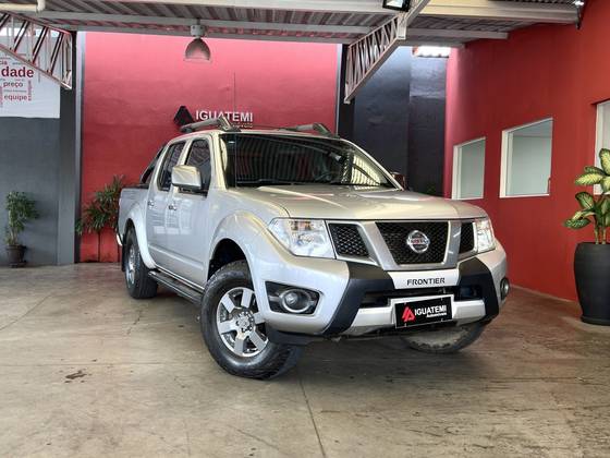 NISSAN FRONTIER 2014